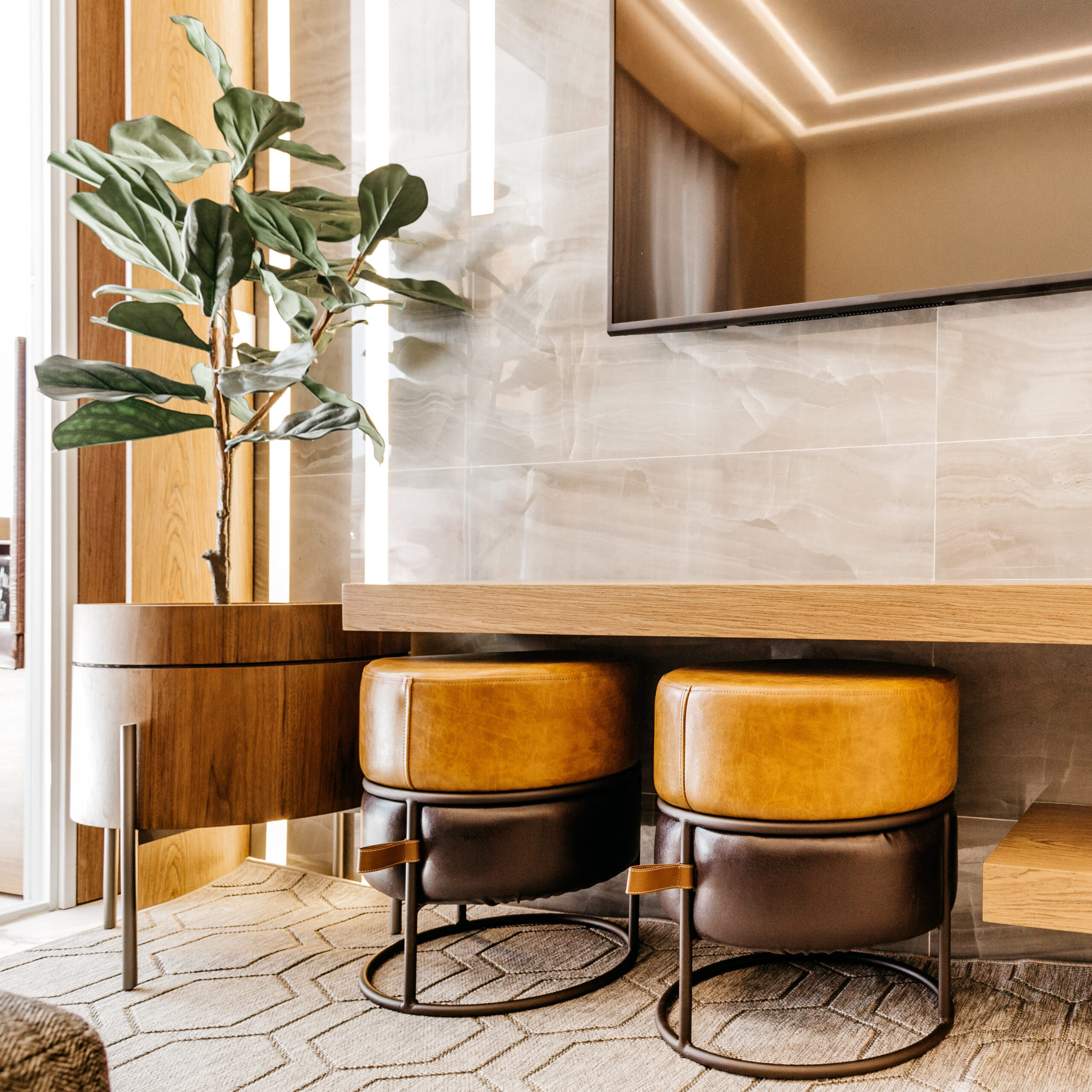 living-room-with-modern-and-beautiful-decoration